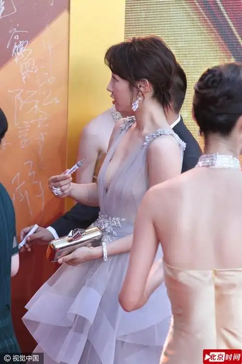 白百何透视裙雪乳隐现 看了这组图要流鼻血