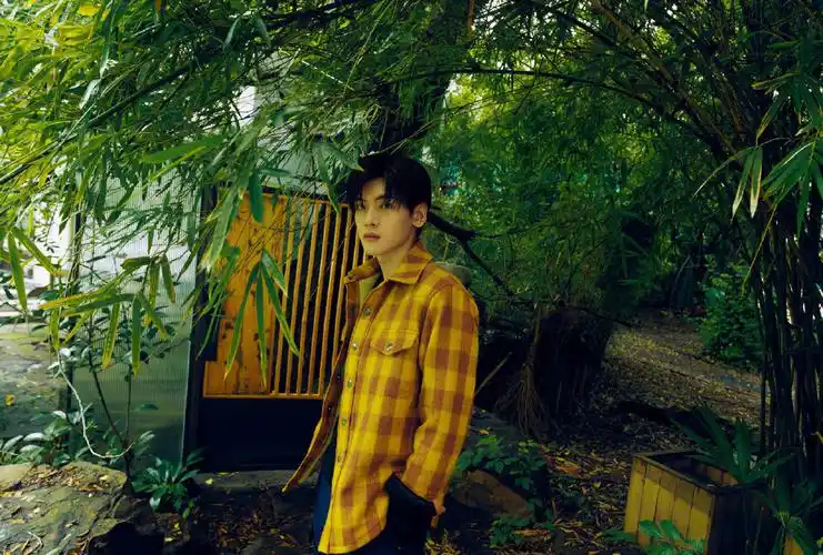 分享一组翟潇闻图片给大家,图中的明星图片壁纸会点缀你的电脑桌面