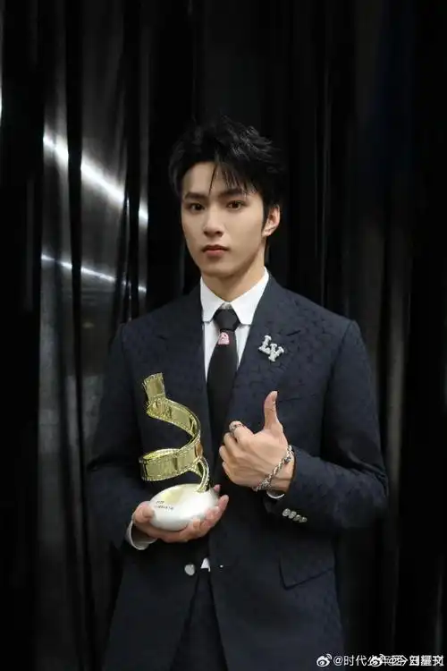 刘耀文增肌##刘耀文增肌身材