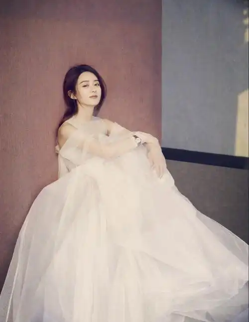 明星赵丽颖时尚新娘赞评论更多