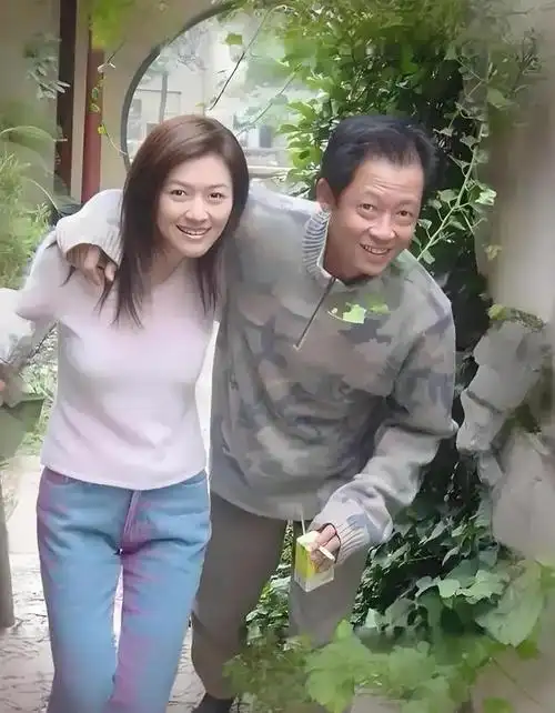 王志文:我老婆身价30亿,迟重瑞:我老婆500亿,窦骁:都让让!