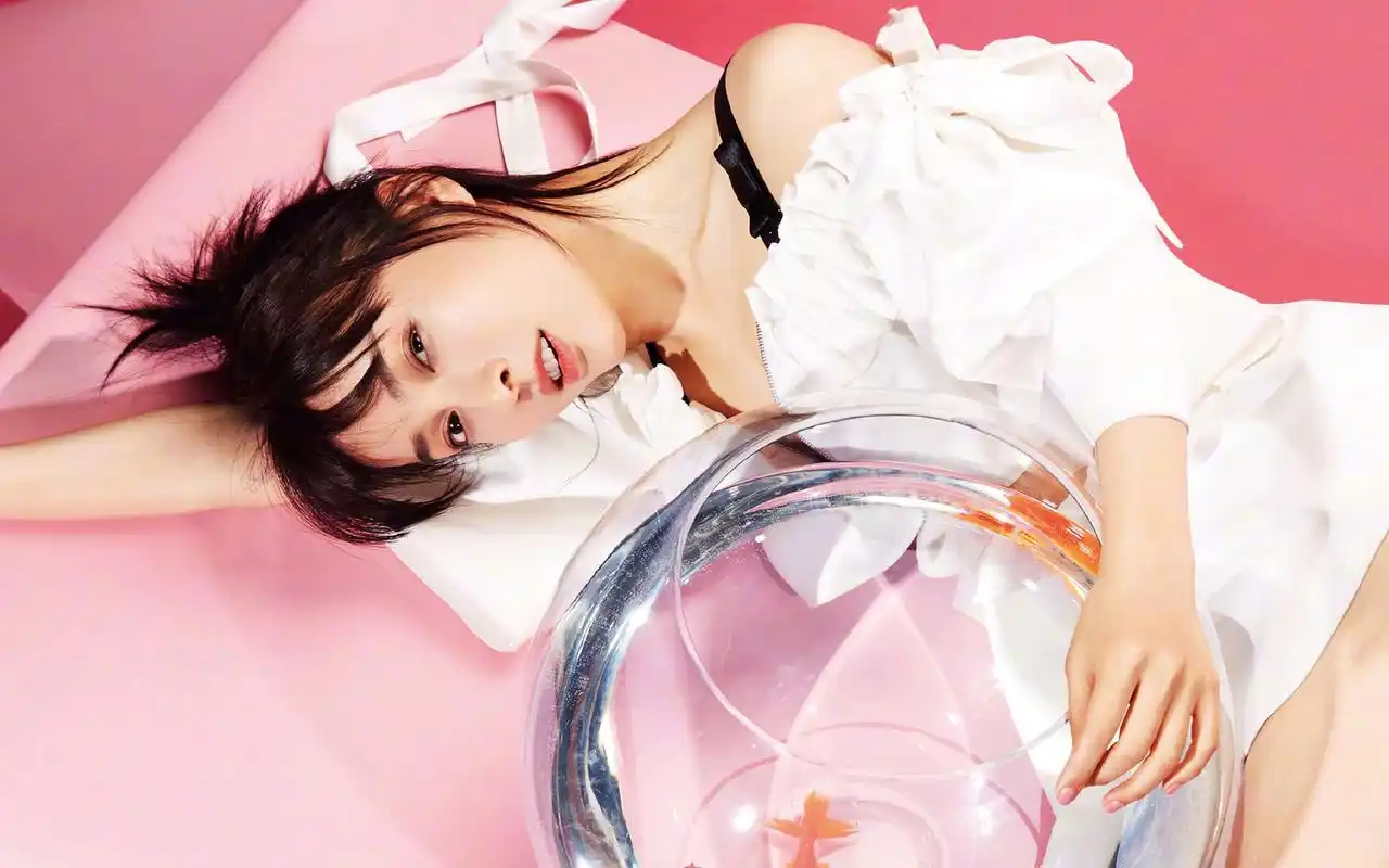 吴昕男人装时尚性感写真高清图片桌面壁纸