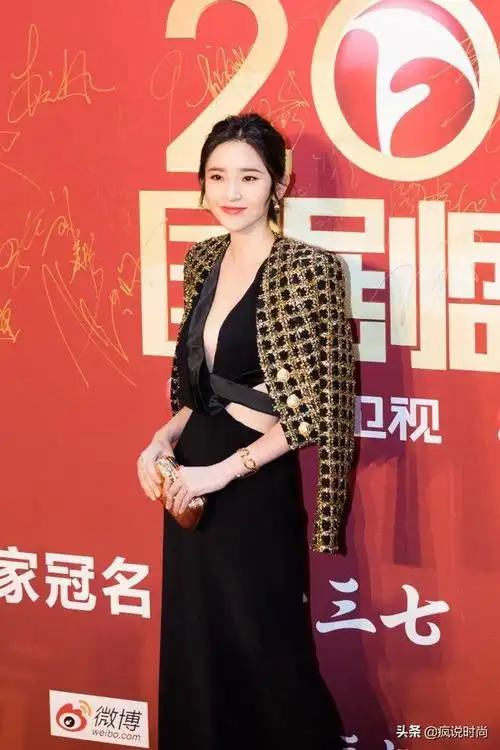 唐艺昕豁出去了黑色v领礼裙秀身材腰间挖空更迷人