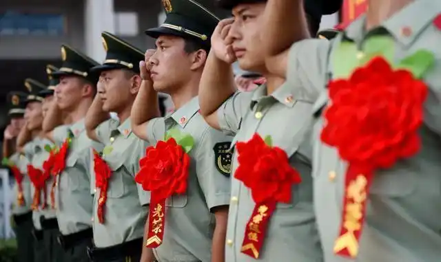 军人退伍后,为何战友之间几乎不联系了?老兵含泪说出真实原因