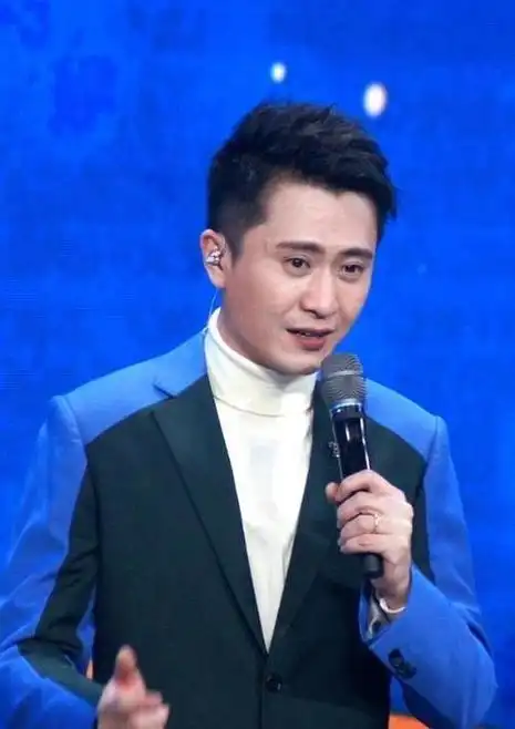 事实证明,42岁的"央视名嘴"杨帆,已经彻底走上另一条人生大道