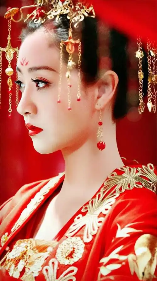 杨蓉的古装照当真无可挑剔,就连出演白娘子也完全不输鞠婧祎