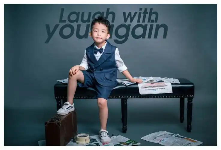 摄影师覃小宝的儿童摄影作品《小男孩》