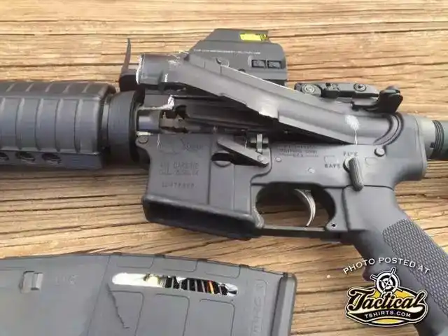 一支膛炸的ar15卡宾枪
