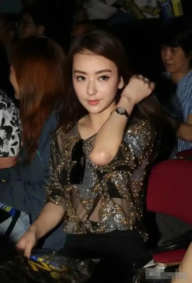 作为"青浦培训班"的优秀毕业生,方媛的每一张照片都如同艺术品般