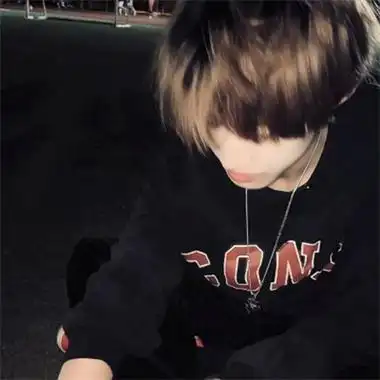 侧颜杀冷酷成熟侧脸男生真人头像