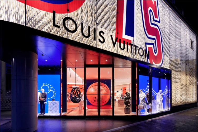 蓝瓶咖啡混进潮牌圈lv卖篮球亚马逊开发廊又一波新店爆了