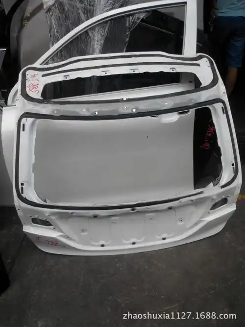 本田杰德后尾门壳2