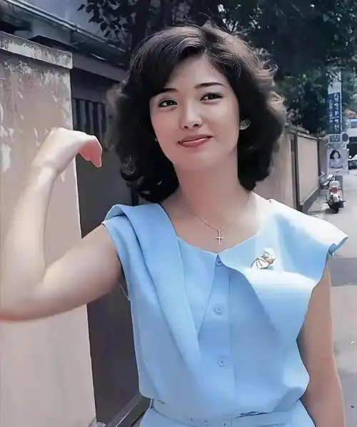 山口百惠,25张精美的照片_网易订阅