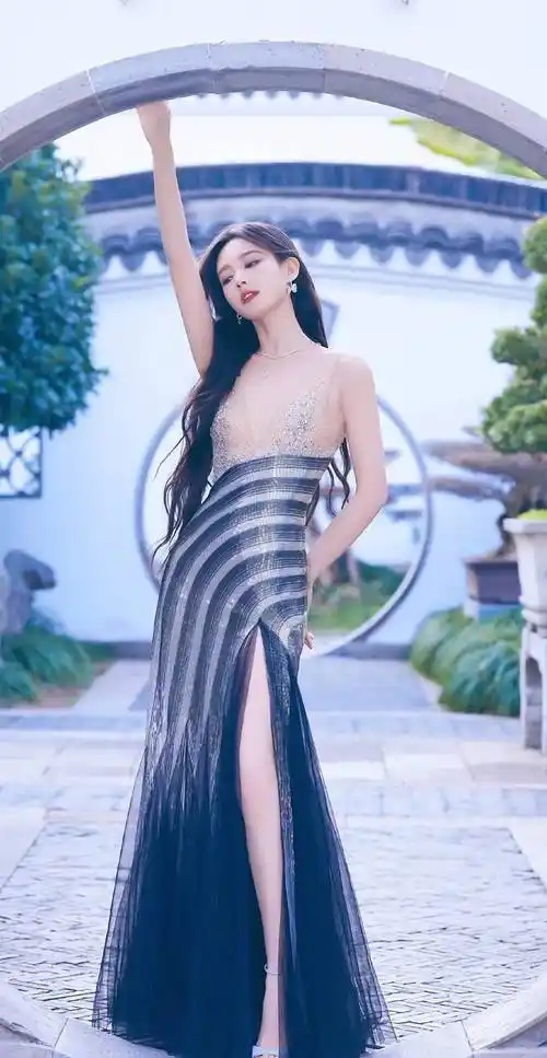 女星写真揭秘:李一桐,原来这么有料!_魅力_一面_演技