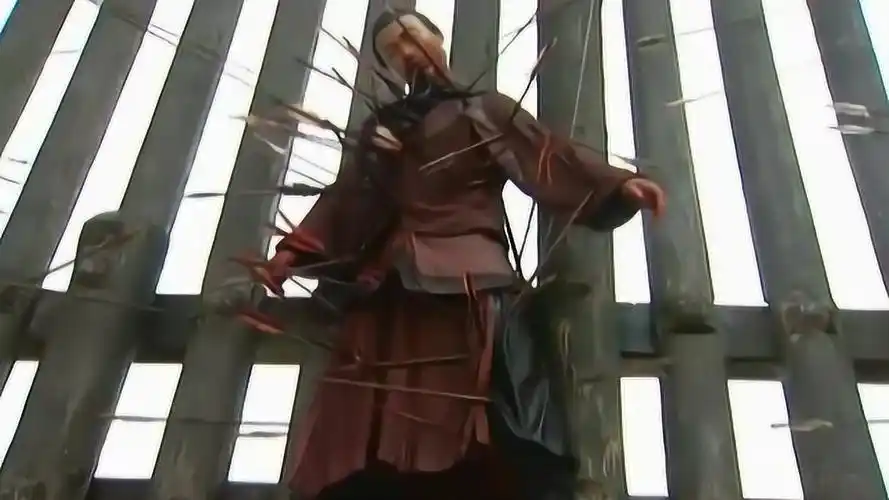 浪里白条张顺死相惨烈被悬挂城墙上万箭穿心