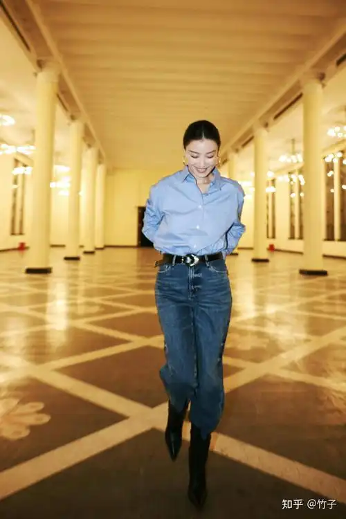 倪妮最新穿搭基础单品也可以这么有型又盐又甜又酷又飒好美