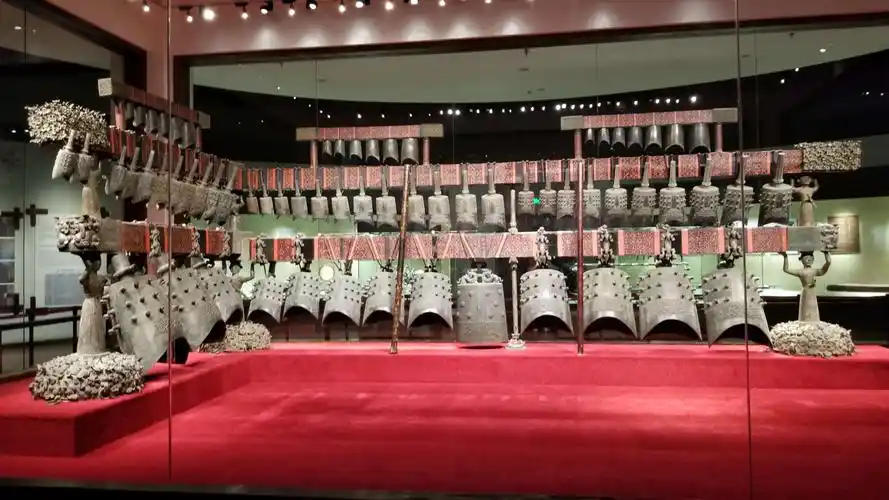 战国时期"曾侯乙编磬",一个磬只能发出一种声音,成百上千个大小不一的