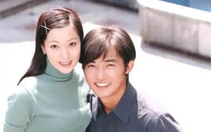 韩剧泡沫爱情主演金喜善安在旭韩语中字