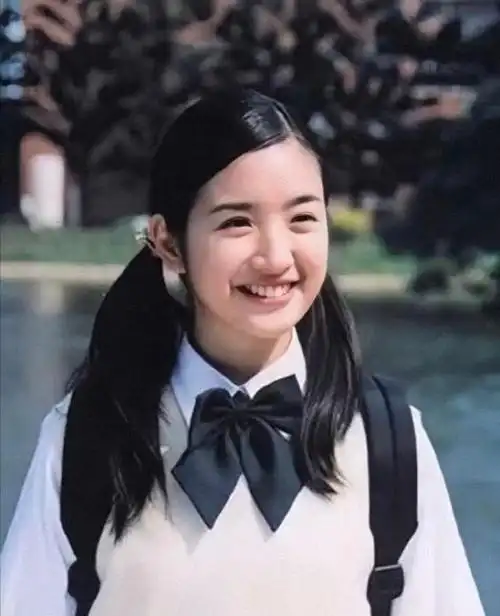 41岁林依晨短发淡妆"零变化" 网惊:还是当年的袁湘琴