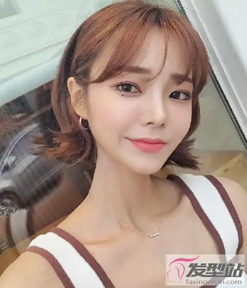 2021年人气短发推荐 齐脖短发清新修颜_发型站_最新流行发型设计发型