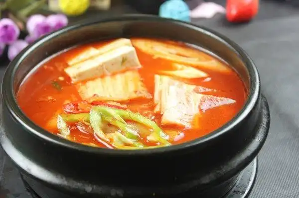 韩式料理一直比较受欢迎,冬季一碗大酱汤,暖过寒冬