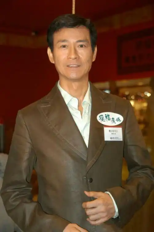 与钱无关被诚意打动郑少秋再拍港剧饰演灵异大师