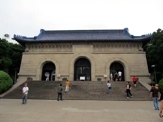 到了南京怎么能不去中山陵孙中山先生的陵寝