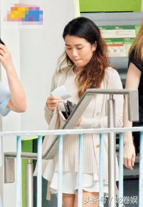 52岁的黎明被曝恋上33岁的女助理阿wing.