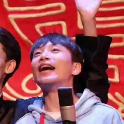 秦霄贤 何九华情头