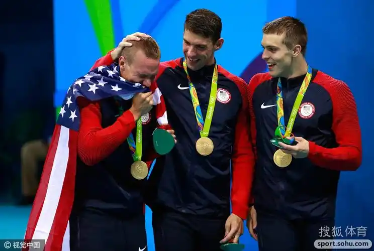 组图:男子4x100接力美国夺冠 菲尔普斯成表情帝