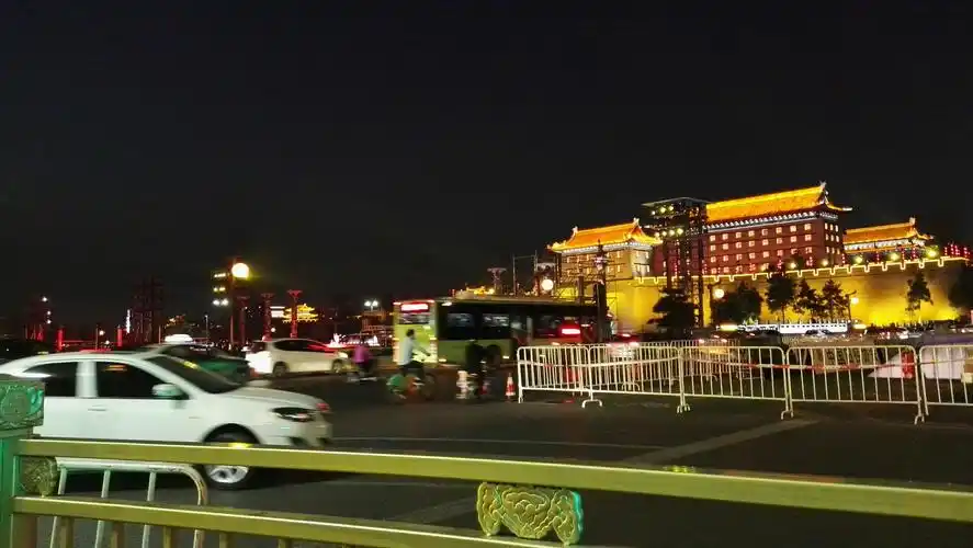 2019西安南门城墙上灯会