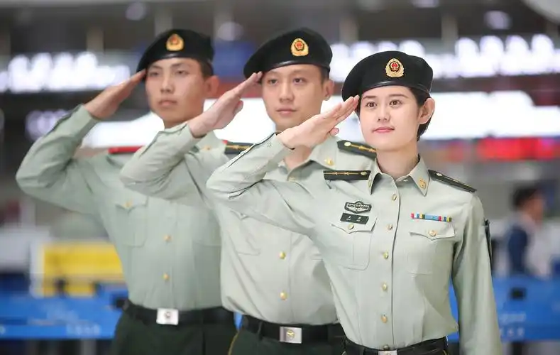 青岛:武警部队全面配发"16武警贝雷帽"