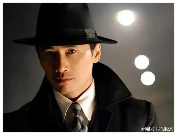 56岁谍战教父柳云龙的"淡圈",其实是娱乐圈的"幸运"