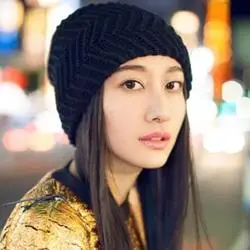 董维嘉冬季可爱时尚写真