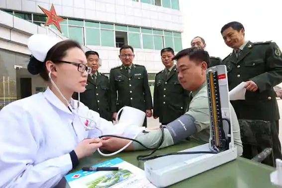 近日,杜集区直机关工委与朝阳医院联合开展的"义诊送健康,真情