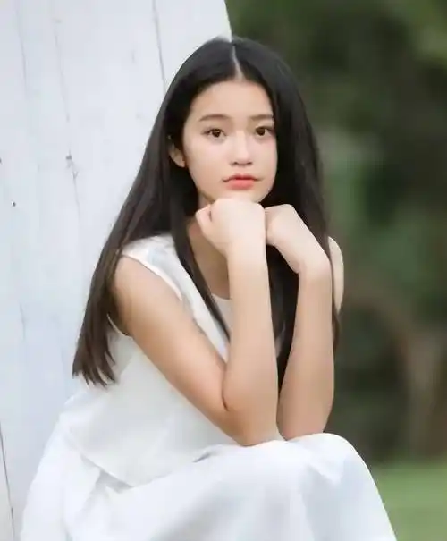 继承母亲颜值基因,网友:等待值得_柴蔚_学业_道路