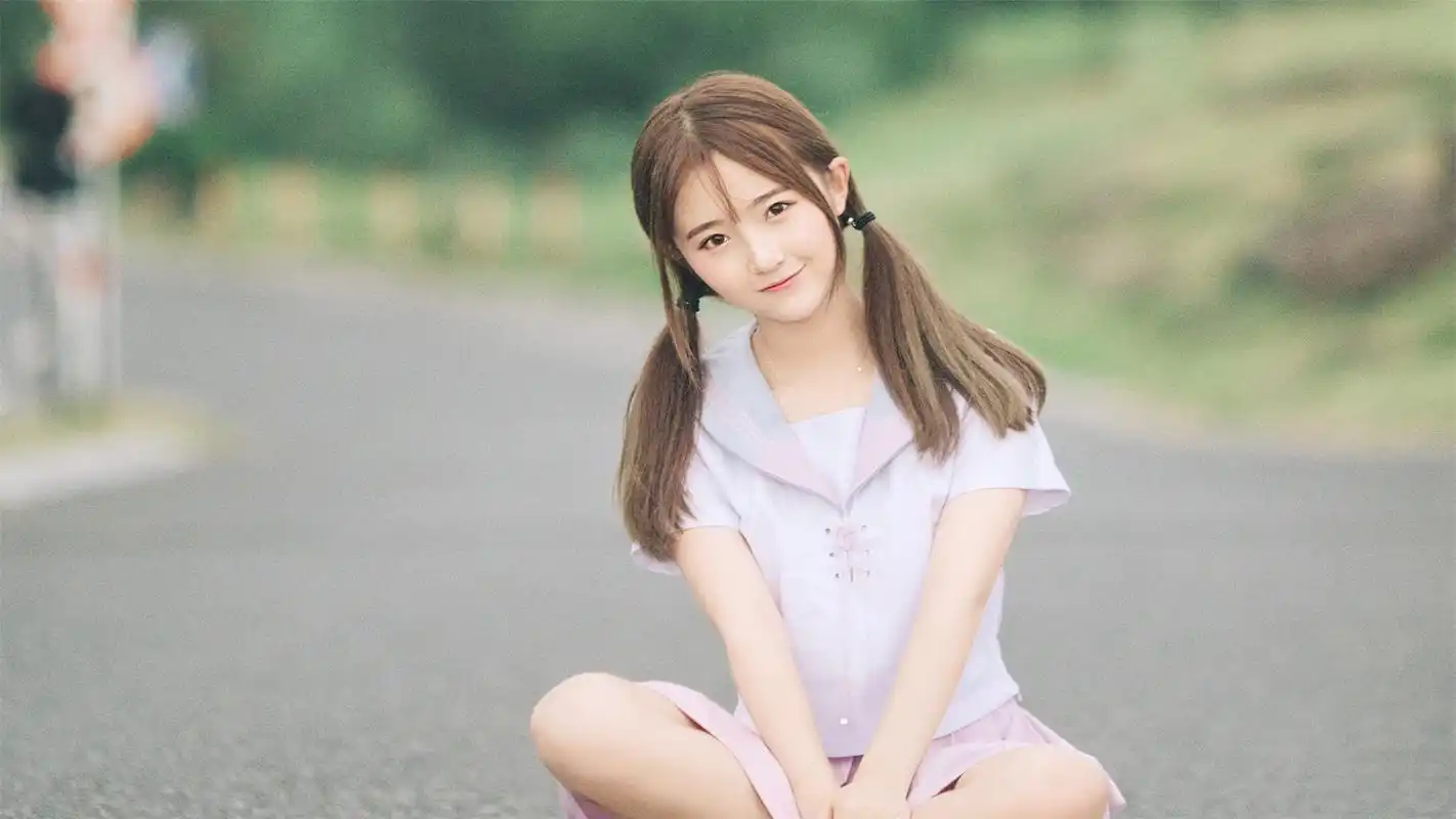 清纯美女可爱俏皮高清桌面壁纸