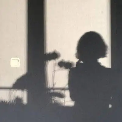 女生影子头像图片一个人影子唯美图片