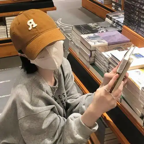 短发戴棒球帽不露脸也好出片啊⚫️