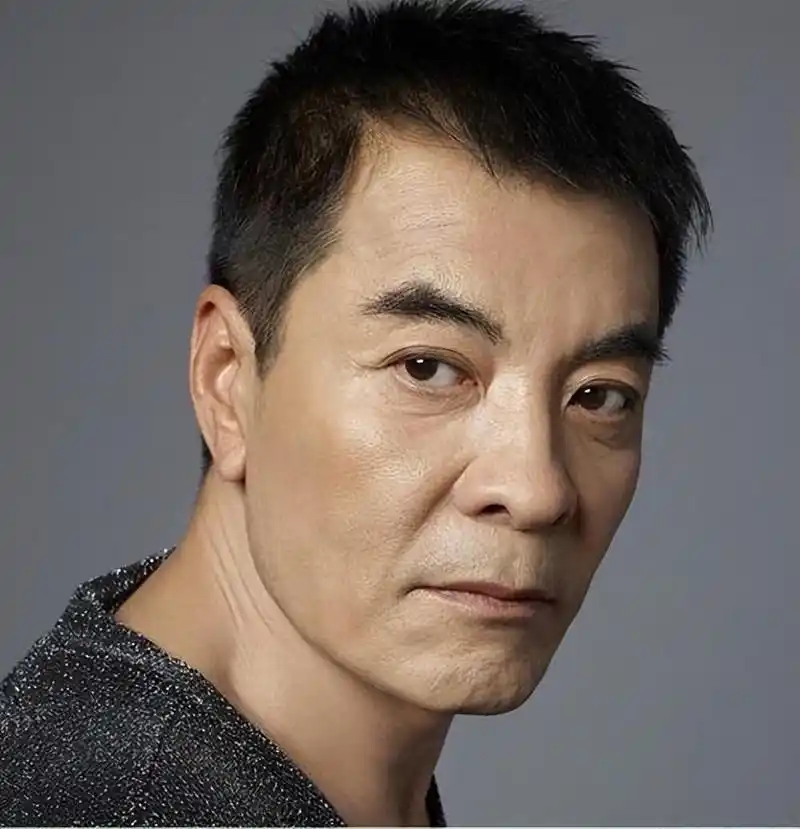 刘威:从相声天才到影视传奇,历经坎坷终收获幸福 刘威,这位来自吉林