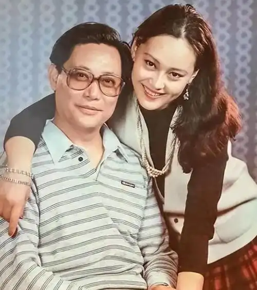 年轻时出国享受晚年回国养老这5位明星生活真滋润