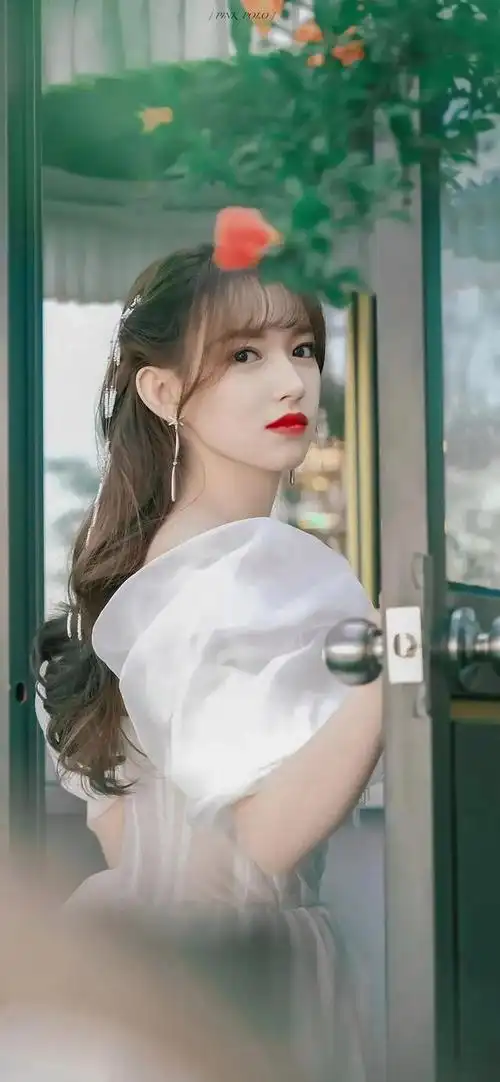 程潇壁纸一个多才多艺的美女