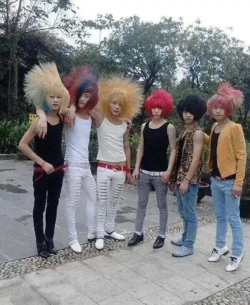 还记得杀马特强子吗?原来他长得这样,原来被骗了好几年!