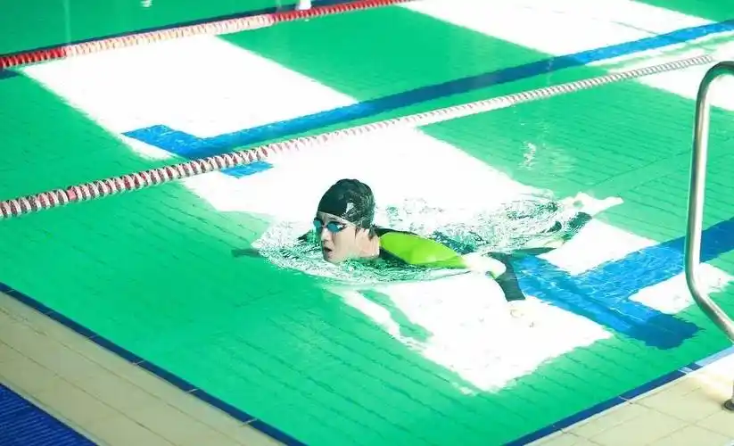 8位「运动员出身」韩剧演员:宋仲基,南柱赫,朴宝剑,宋慧乔_游泳_运动