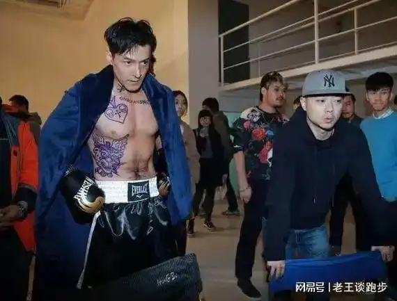 胡歌"退圈后"的生活:跑步10年,只用1个月就练出腹肌