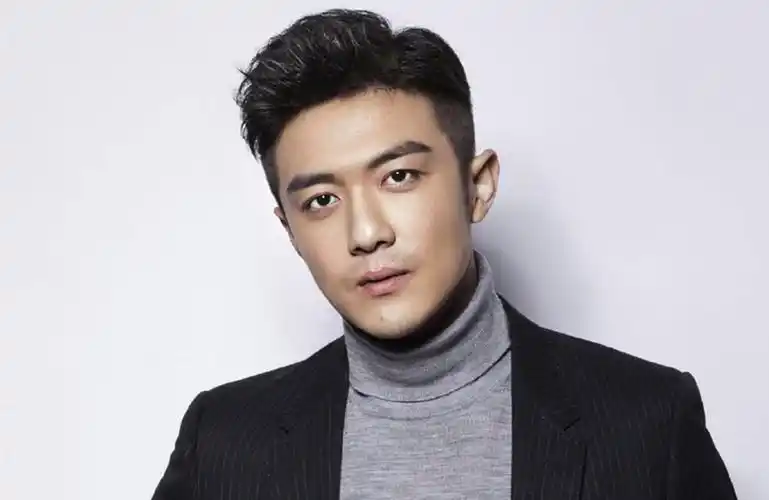 《完美关系》中高露与李泽锋拍摄酒店狂野吻戏的有趣花絮