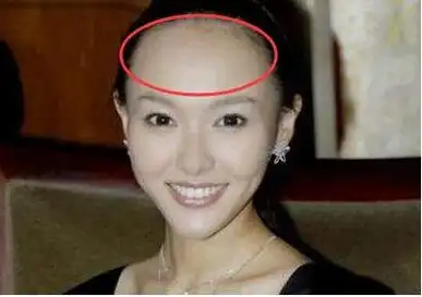 饭勺面相:女人额头有这个特征,婚姻能好才怪呢