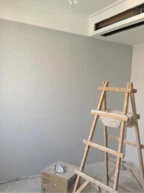 书房的颜色,选的灰色,出来的有些灰蓝,我挺喜欢的,老公嫌弃不