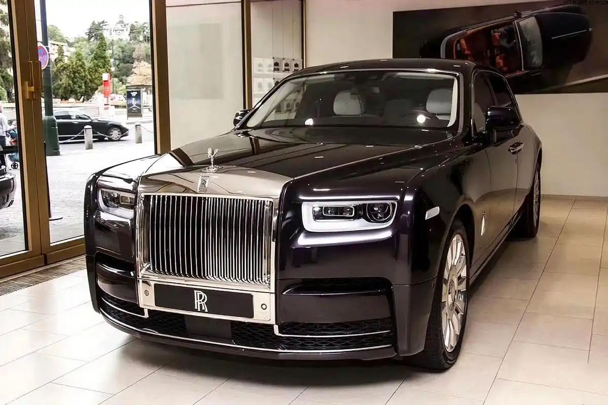 世界名车鉴赏:劳斯莱斯幻影,一辆霸气外漏的终极豪车!