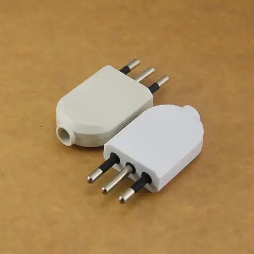 智利插头 乌拉圭意大利可拆装配式接线插头 免焊接拧打螺丝插头